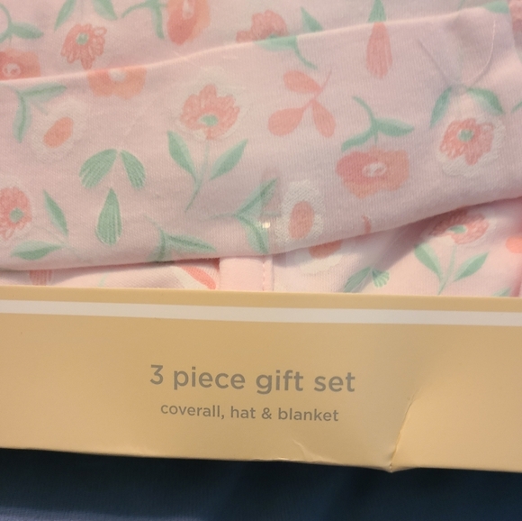 First Imoressions Pink Floral 3-Piece Baby Gift Set 0-3 Months NIB - Picture 4 of 7